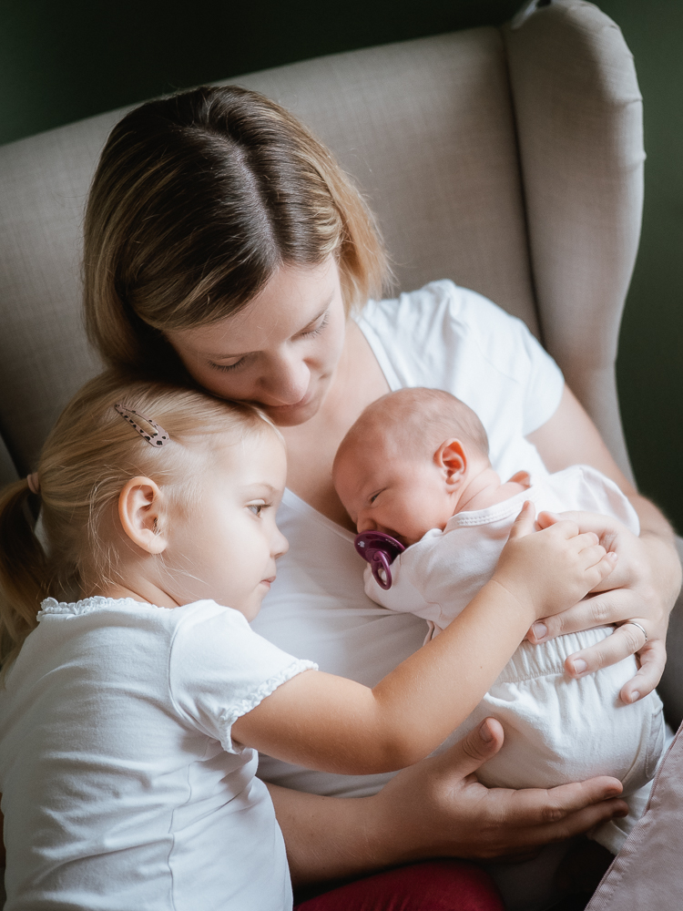 newbornshooting-neugeborenenshooting-familienshooting-babybfotografie-geschwisterbilder-fotografie-kirchheimteck-esslingen-goeppingen-nuertingen