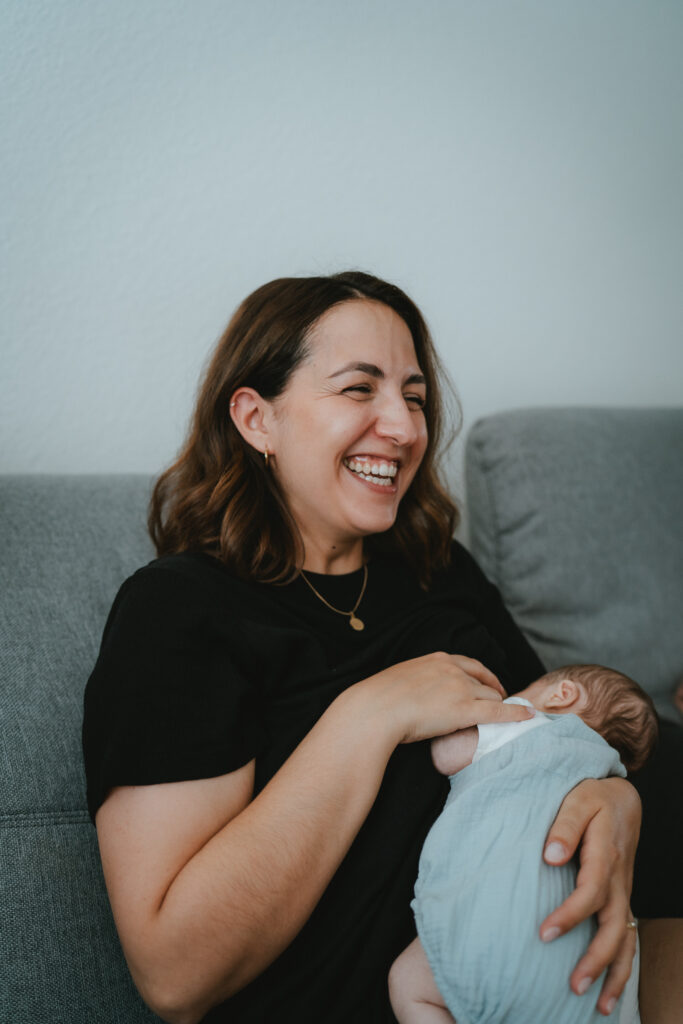 fotografie-familie-newborn-neugeborenes-wochenbett-kirchheim-esslingen-goeppingen-nuertingen-15-42